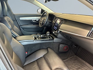 Volvo V90 Recharge T6 AWD Plus Dark Mvärme Drag Bkamera S&V-däck – bild 10