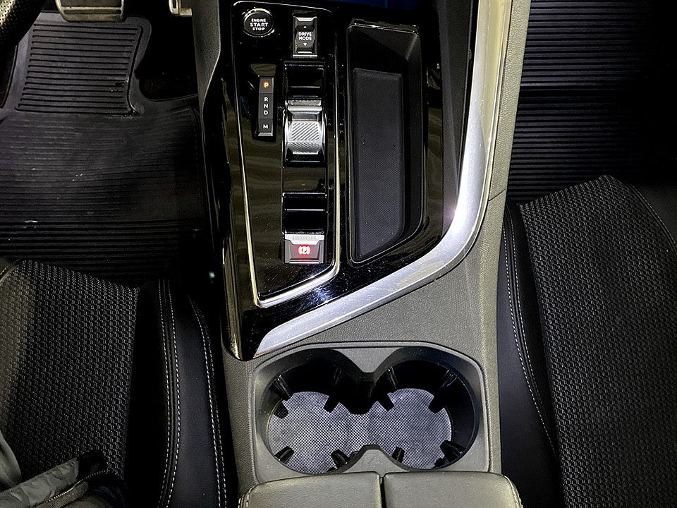 Bild på Peugeot 5008 GT 1.2 PT 130hk Aut 7-SITS B-KAMERA CARPLAY