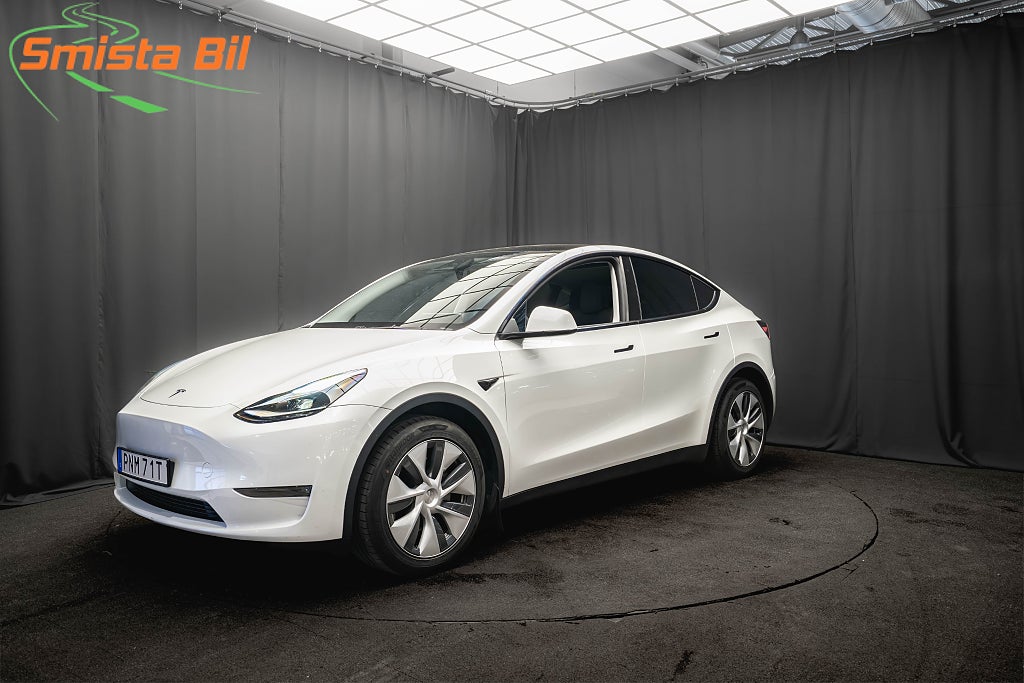 Tesla Model Y Long Range AWD DRAG PANO LÄDER 1-ÄGARE MOMS