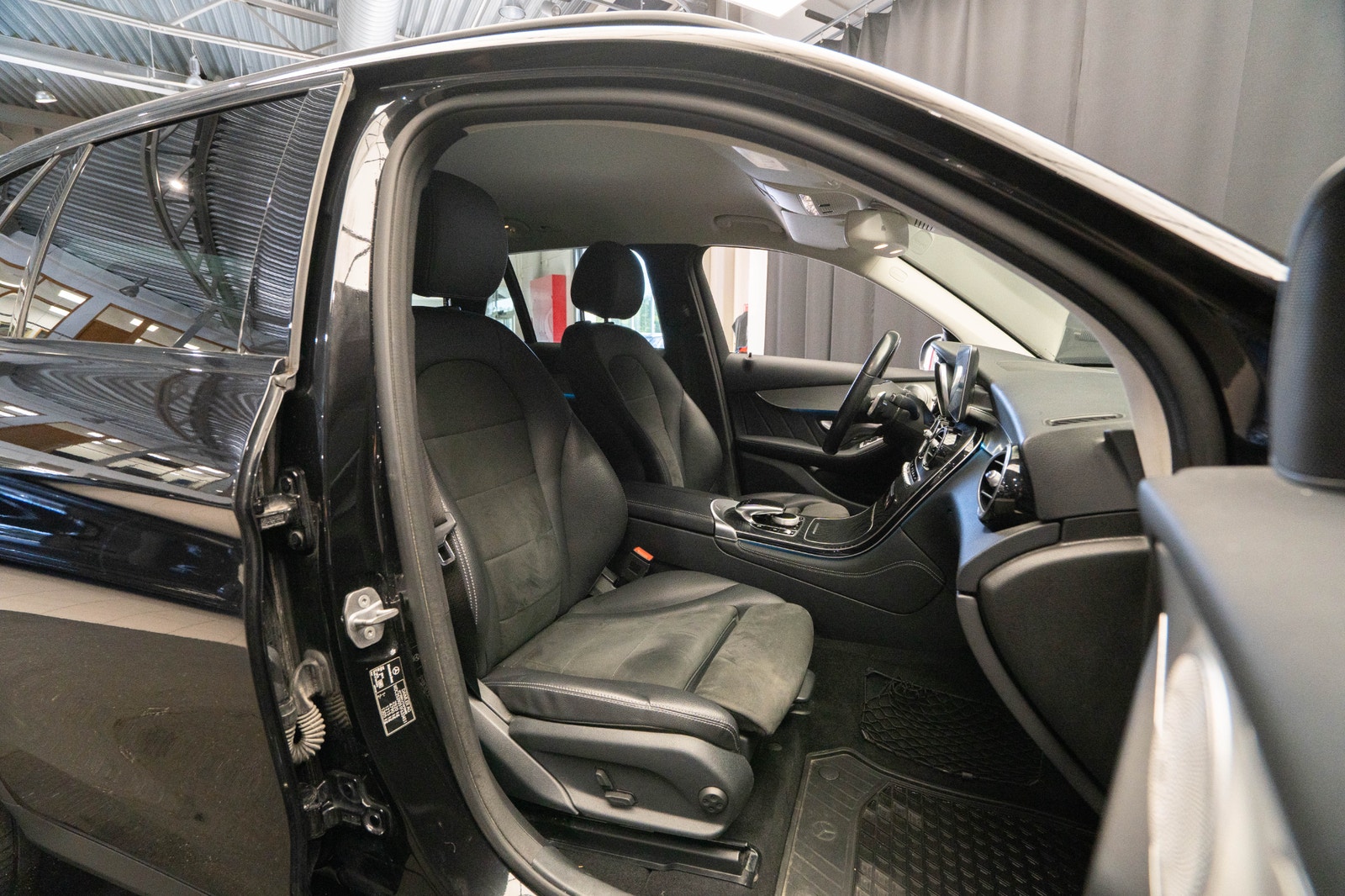 Mercedes-Benz GLC220 d GLC 220 d 4M AMG NIGHT D-VÄRMARE BUR DRAG 20'' KAMERA 170hk 2019 - miniatyr 16