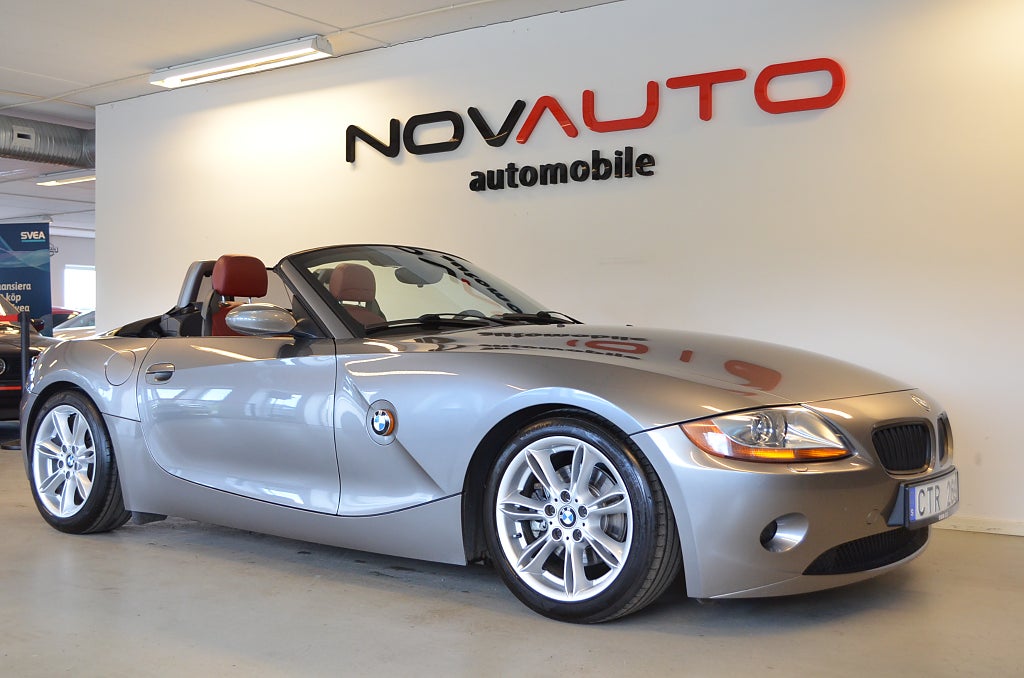 BMW Z4 3.0i 231HK Cabriolet SMG Läder Välservad