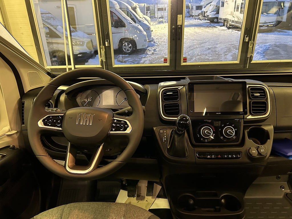 Sun Living V 65 GX /Dieselvärme / Höj & Sänkbarsäng / Automat / B-körkort/ - Sun Living