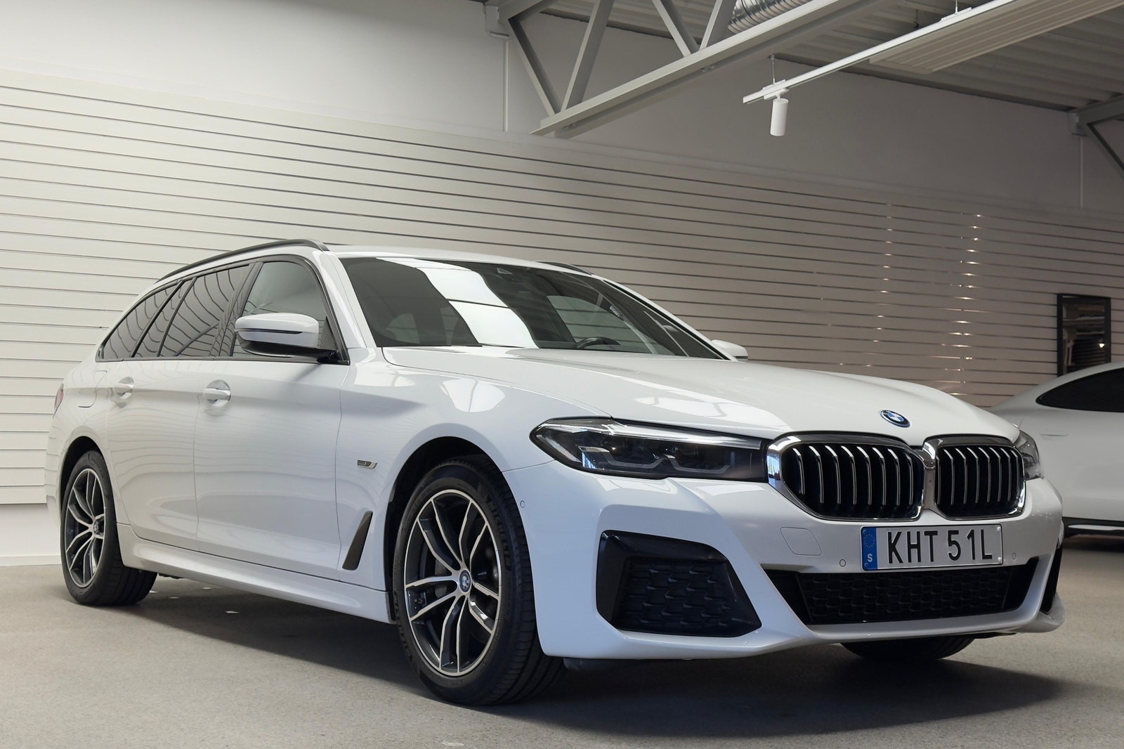 BMW 530e xDrive Touring 292hk M Sport|Drag|Komfortstolar 2023 - miniatyr 3