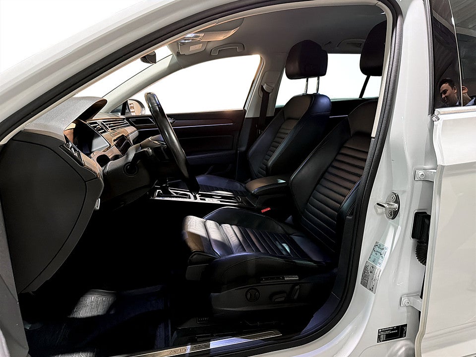 Bild på Volkswagen Passat Alltrack 2.0 TDI 4Motion 240hk Aut AWD - B-KAMERA,DRAG,ELSTOL