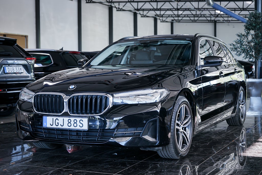 BMW 520d Touring Steptronic Dragkrok Kamera Navi Dieselvärmare