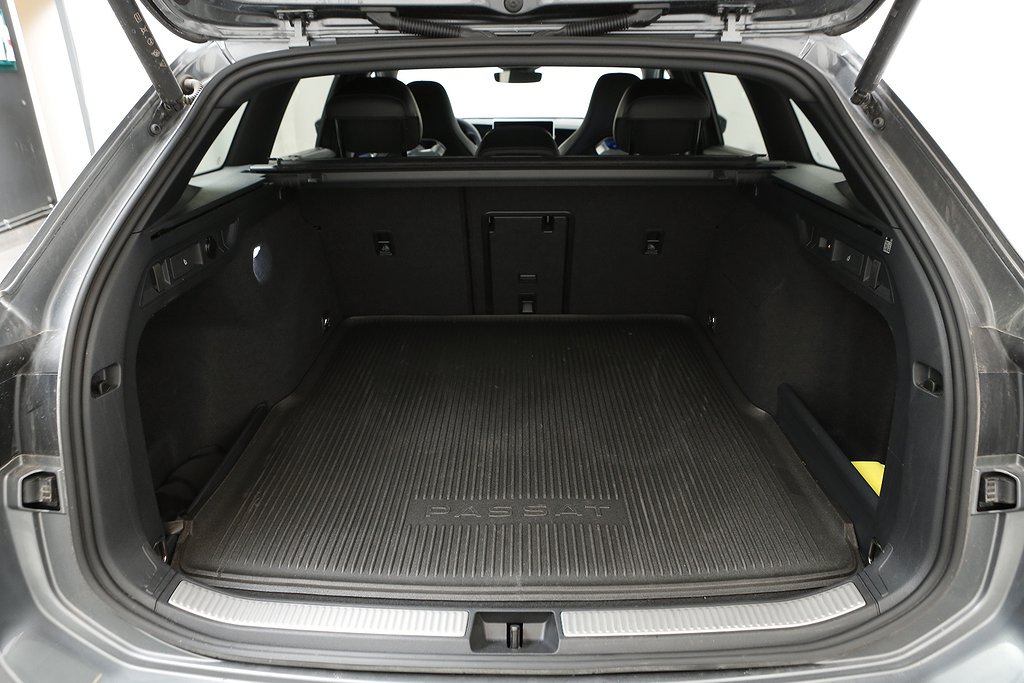 Volkswagen Passat 2,0 TDI SCR 4Motion R-Line Sportscombi 2025
