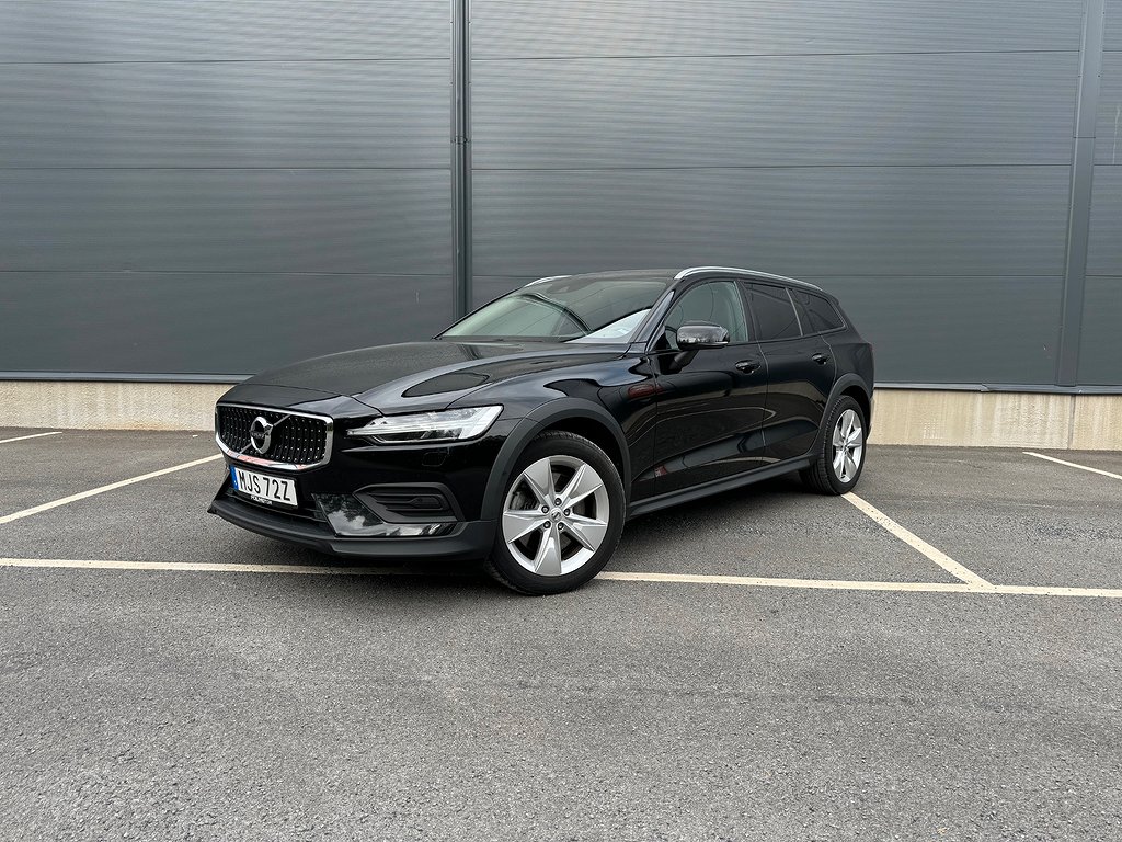 Volvo V60 Cross Country B4 AWD Geartronic Momentum 