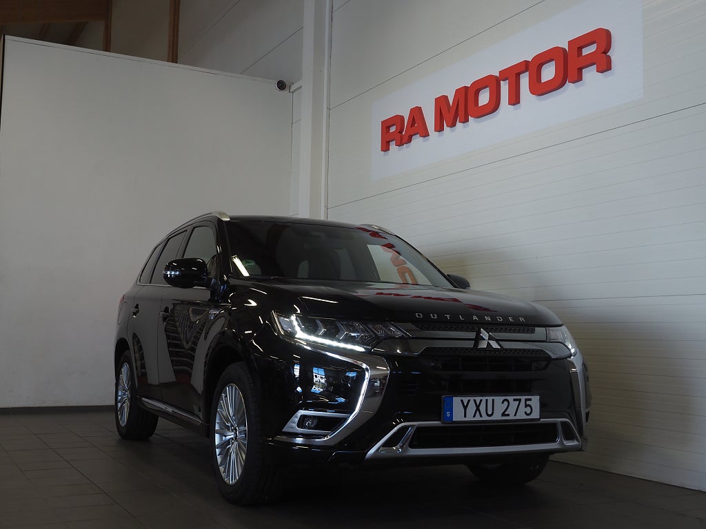 Mitsubishi Outlander PHEV 4WD CVT Business Dragkrok Skinn 360° Kamera 2019