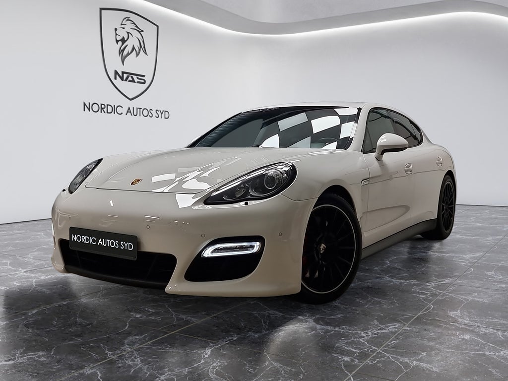 Porsche Panamera GTS / PDK / Sport Chrono / Sv-såld / Alcantara