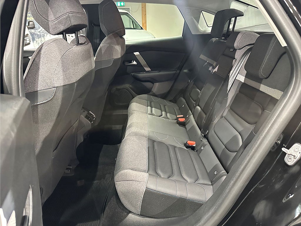 Bild på Citroën C4 X Shine 1.2 PT 130hk Aut - 360-KAMERA,NAV,HUD