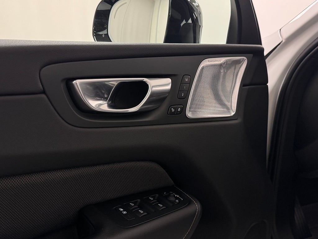 Volvo XC60 Recharge T8 AWD Polestar Engineered Pano Fullutr bild 7
