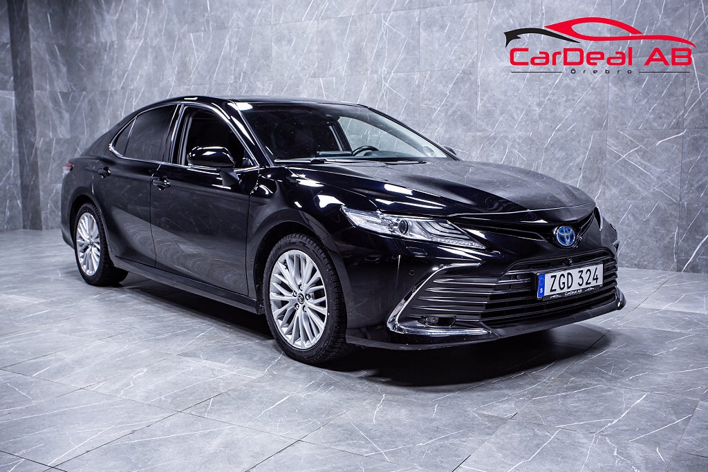 Toyota Camry Hybrid CVT Executive Premium HUD 360° JBL *VÄLUTRUSTAD*