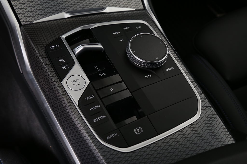 BMW 330e xDrive Touring M-Sport Aut Drag HiFi Aktiv Farth. 2023