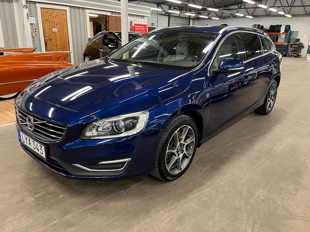 Volvo V60 D4 AWD Geartronic Ocean Race  