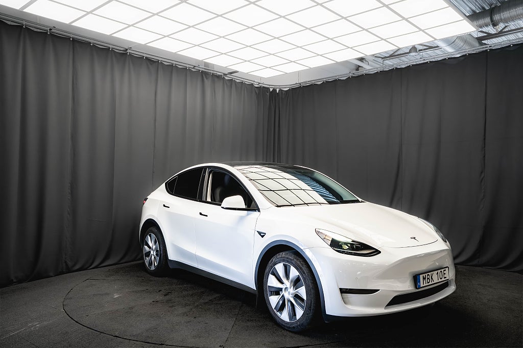 Tesla Model Y Long Range AWD DRAG PANO LÄDER KAMERA AUTOPILOT MOMS