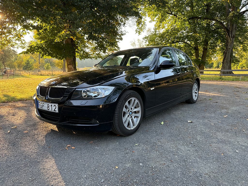 BMW 320 i Sedan 6-vxl *SÅLD* 1 Ägare Advantage