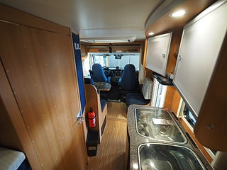 Husbil-integrerad Dethleffs Globebus 13 av 20