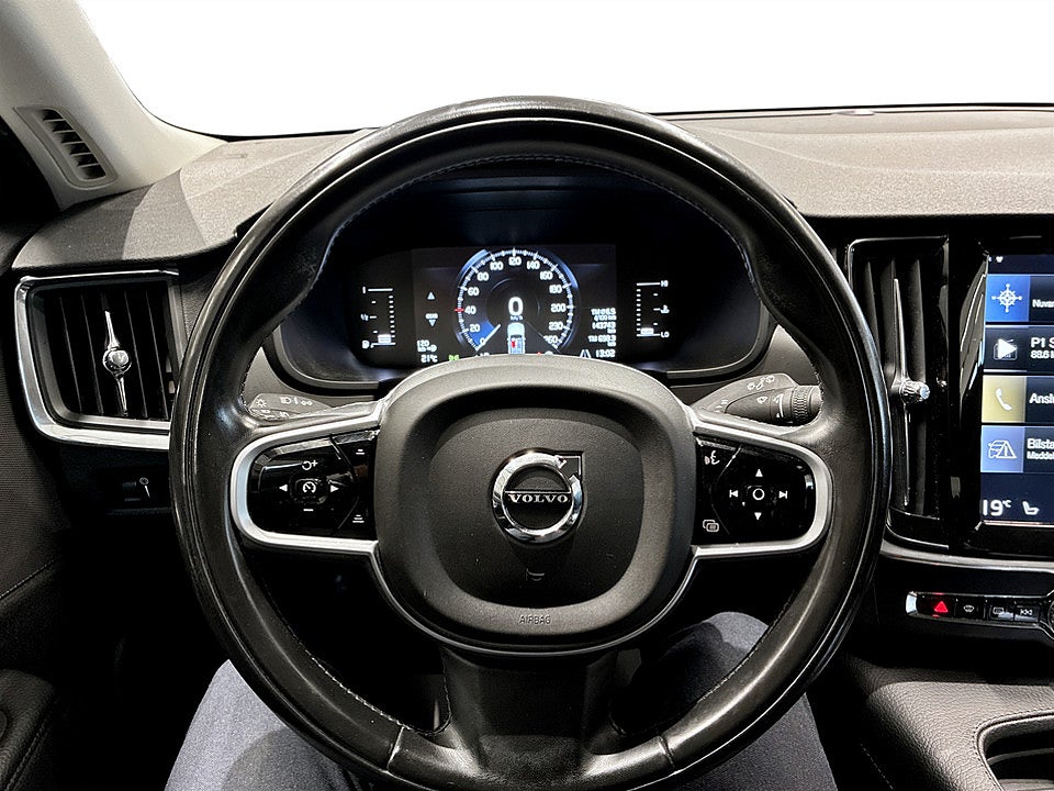 Bild på Volvo V90 Business D3 150hk DRAG BACKSENSORER NAVI