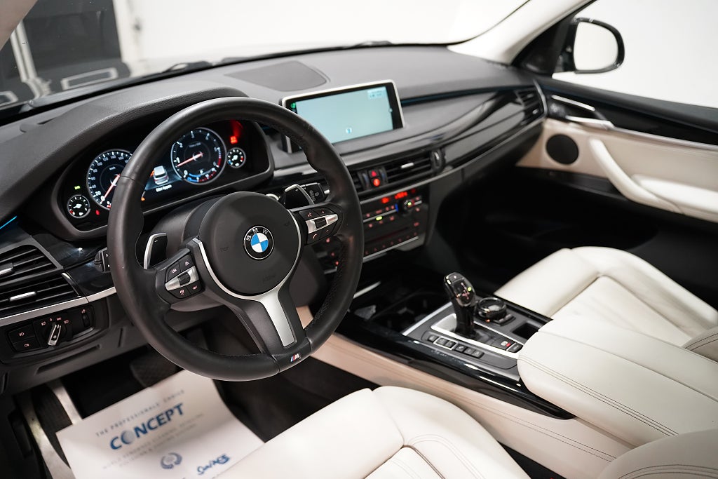 BMW X5 xDrive40d 313hk M Sport H/K 360° Pano D-värm HUD Komfor