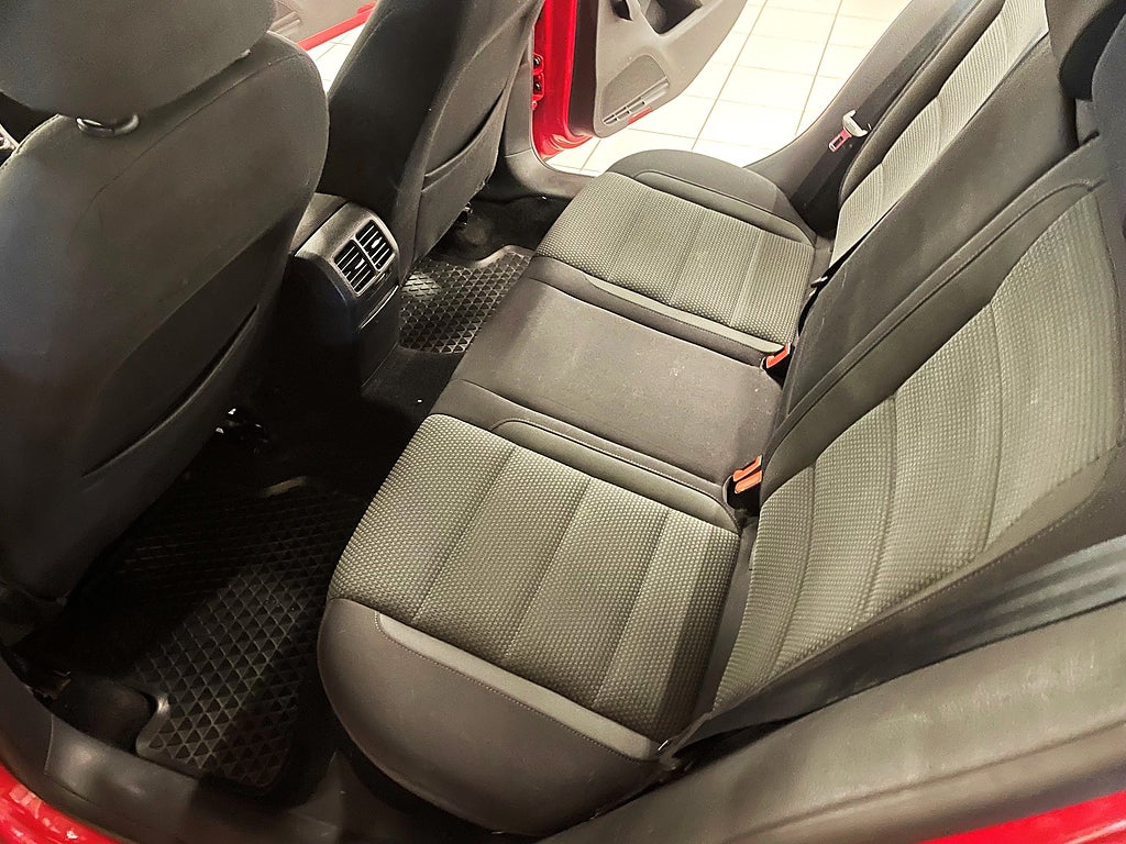 Volkswagen Golf 1,6 Nybesiktigad
