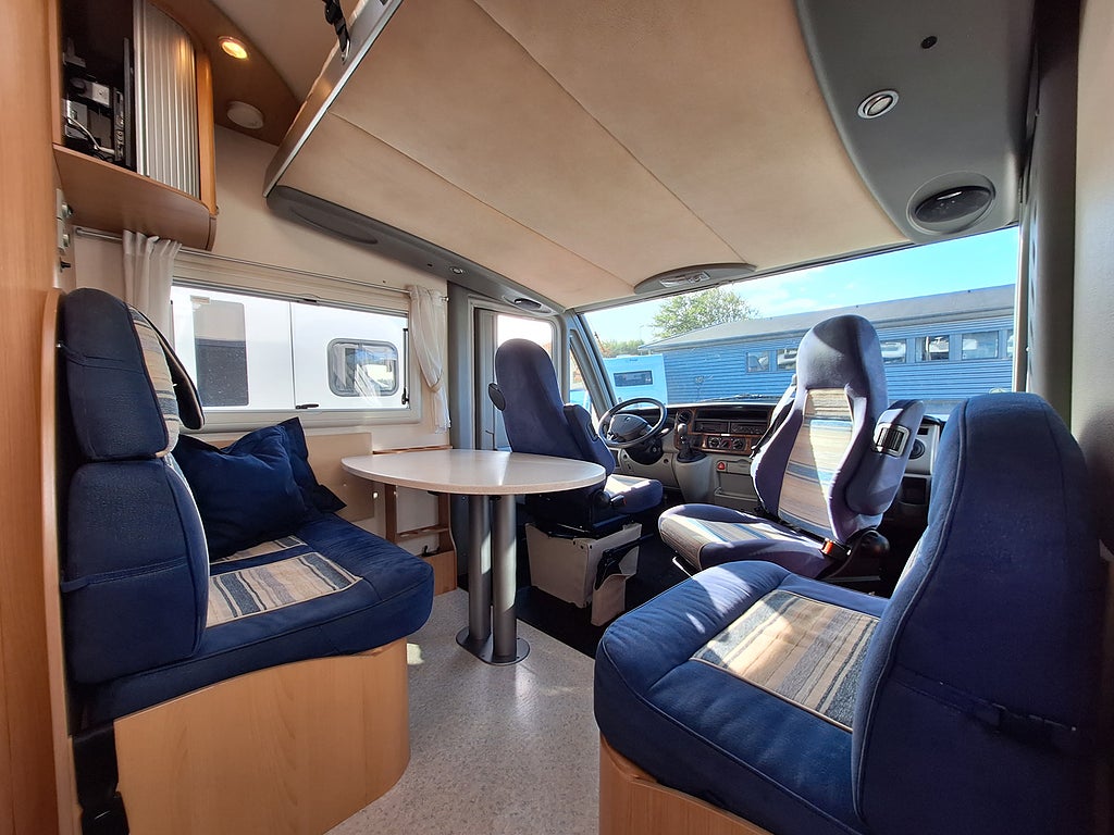 Adria Vision 707 SG Tvärbädd, Solcell