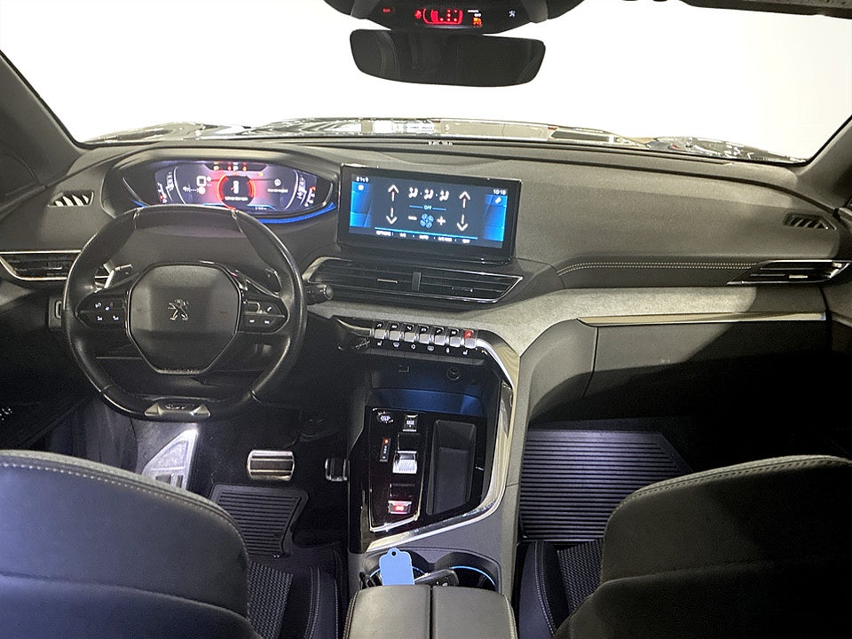 Bild på Peugeot 5008 GT 1.2 PT 130hk Aut 7-SITS B-KAMERA CARPLAY