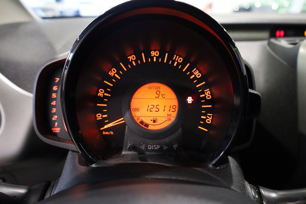 Toyota Aygo 5-dörrar 1.0 VVT-i X-PLAY Touch Blåtand 2015