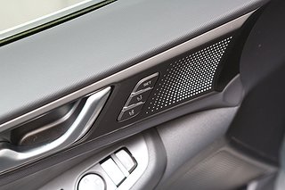 Halvkombi Hyundai IONIQ 13 av 22