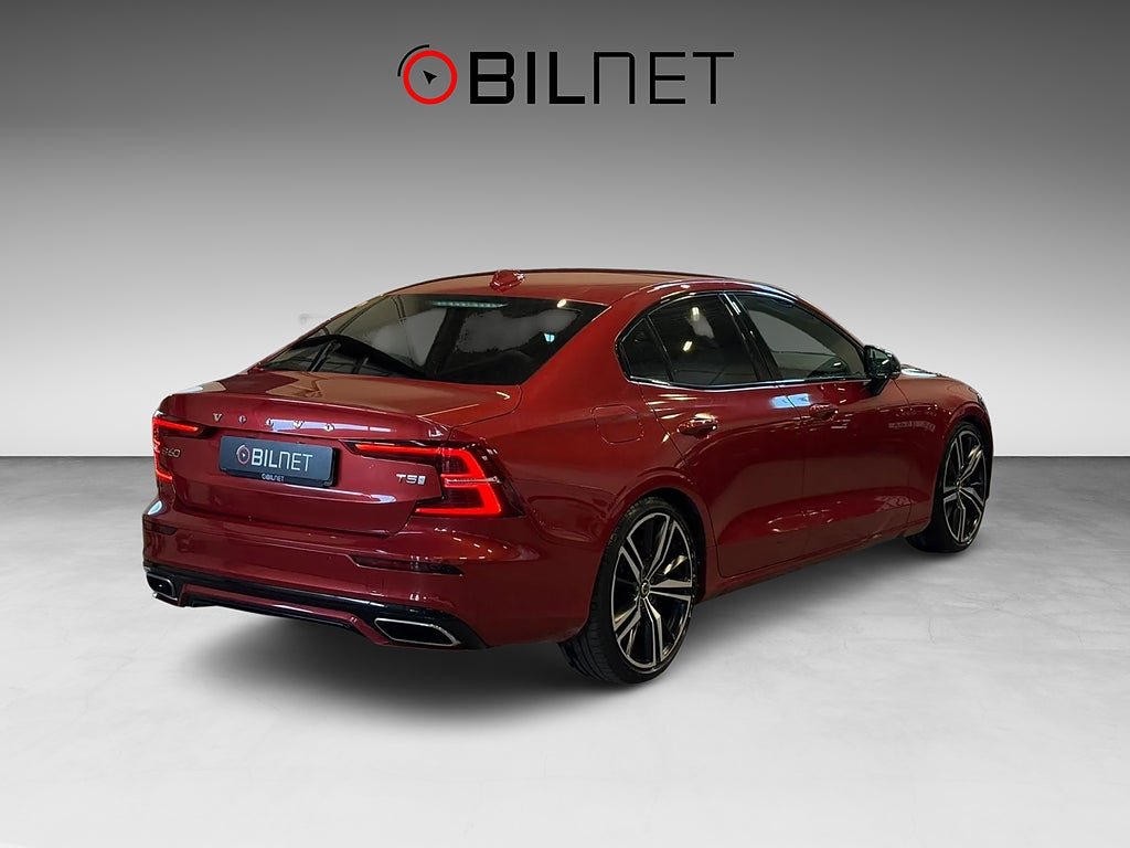 Volvo S60 T5 R-Design *3,99%* 20" R-fälg HUD Värm 360* Kamera H&K