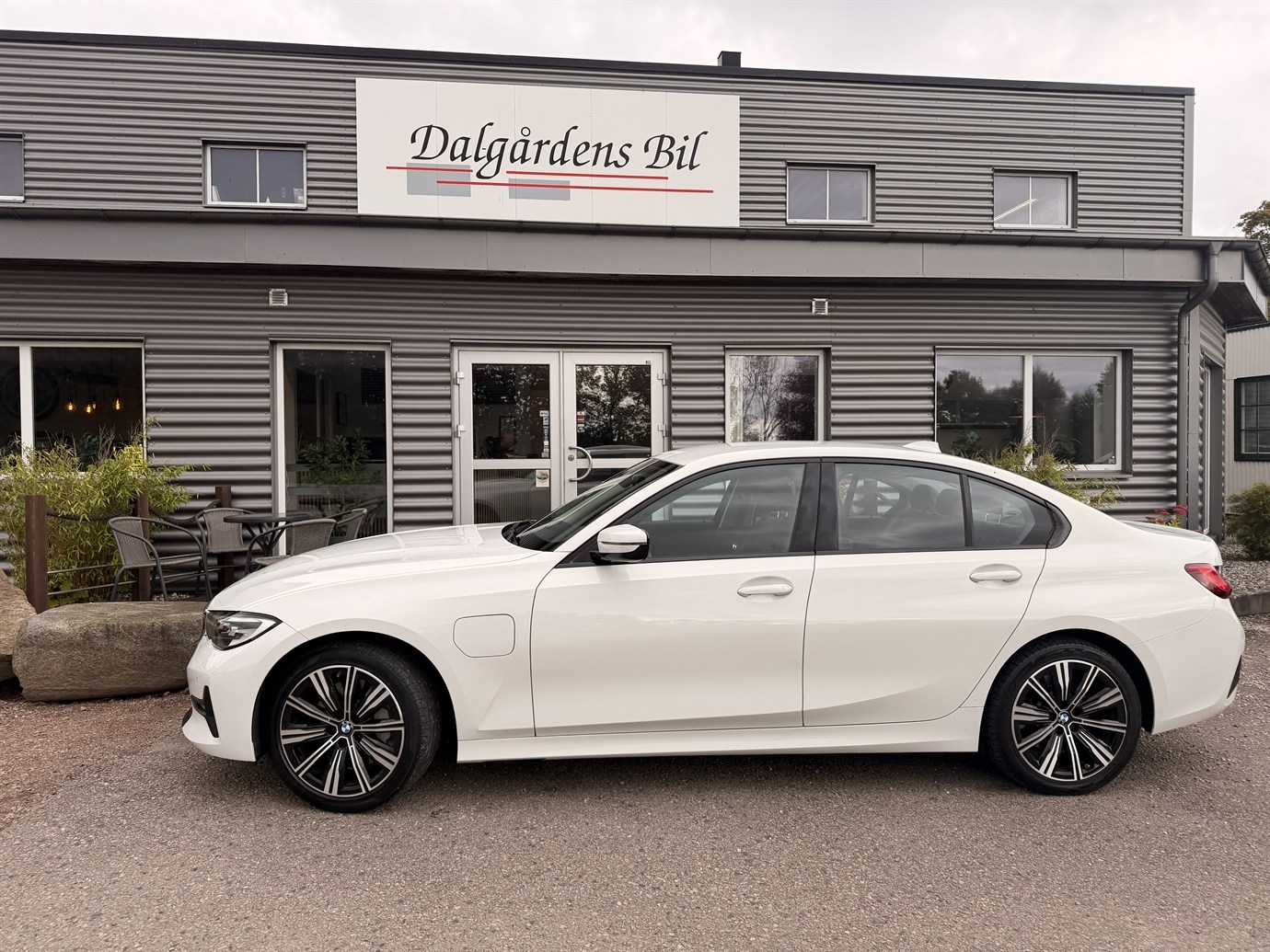 BMW 330 2021, bild 2/10