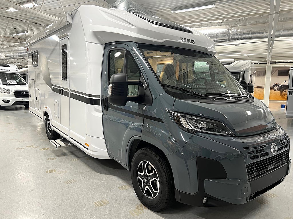 Knaus L!VE WAVE PLATINUM SELECTION 700 MEG