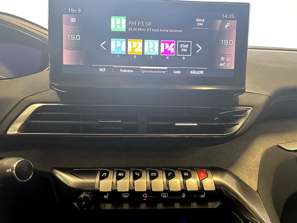 Bild på Peugeot 5008 GT 1.2 PT 130hk Aut 7-SITS B-KAMERA CARPLAY