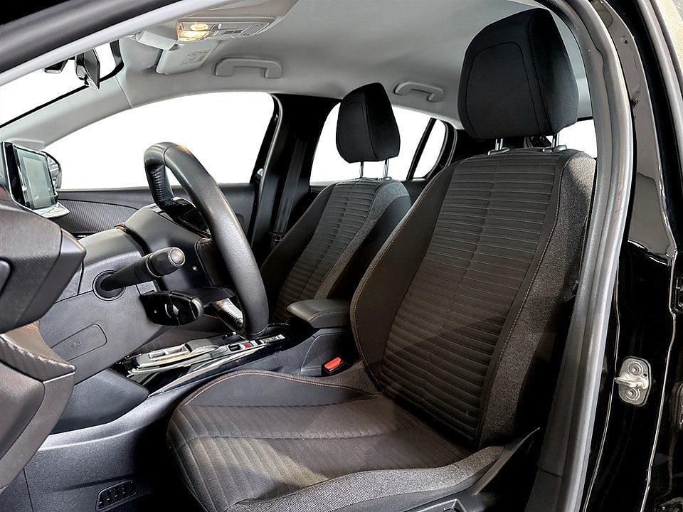 Bild på Peugeot E-208 Active Pack 50kWh 136hk Aut CARPLAY NAVI