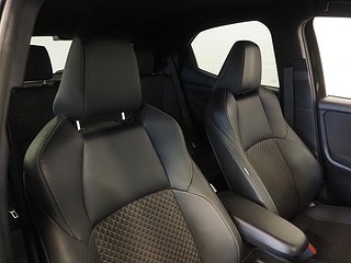 Halvkombi Toyota Yaris 11 av 21
