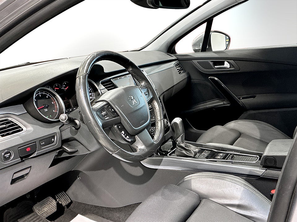 Bild på Peugeot 508 SW Allure 1.6 BlueBHDi 120hk Aut B-KAMERA PANO ELSTOL