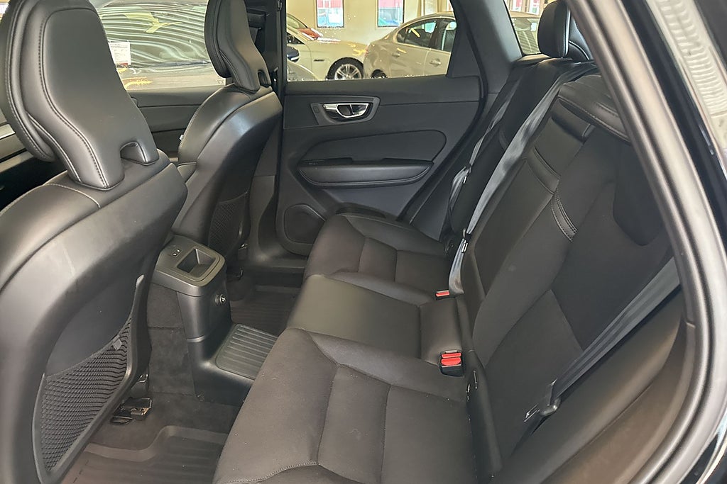 Volvo XC60 Recharge T8 AWD Aut Momentum Sov Hjul P-värm VOC miniatyr 13