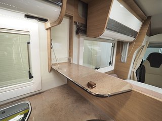 Husbil-halvintegrerad Elnagh T-loft 531 13 av 26