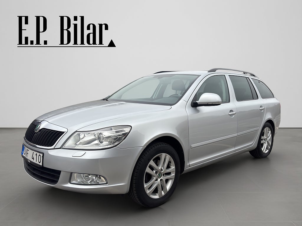 Skoda Octavia Kombi 1.4 TSI Eleganc/Bluetooth/1-Ägare/Drag/Besiktigad
