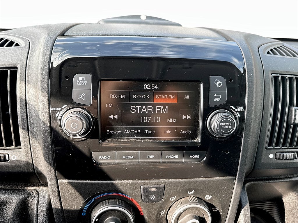 Bild på Peugeot Boxer PRO+ 335 2.2 BHDi 140hk L3H2 - DRAG, B-KAMERA