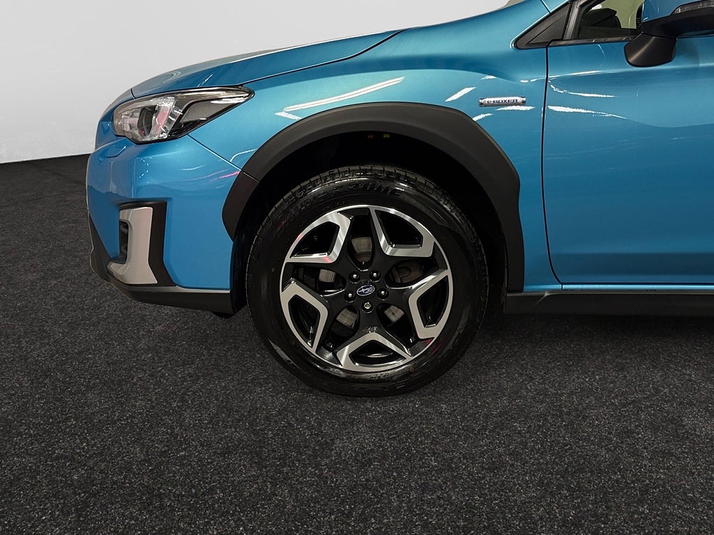 Subaru XV e-Boxer 4WD XFuel Aut Summit Ad-fart Navi Taklucka Drag bild 3