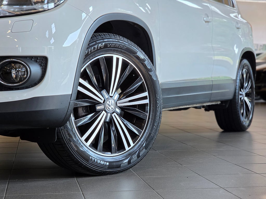 Volkswagen Tiguan 2.0 TDI 4Motion/Drag/B-Kamera/Värmare/Sport & Style