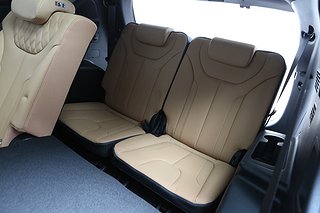 SUV Hyundai Santa Fe 7 av 27