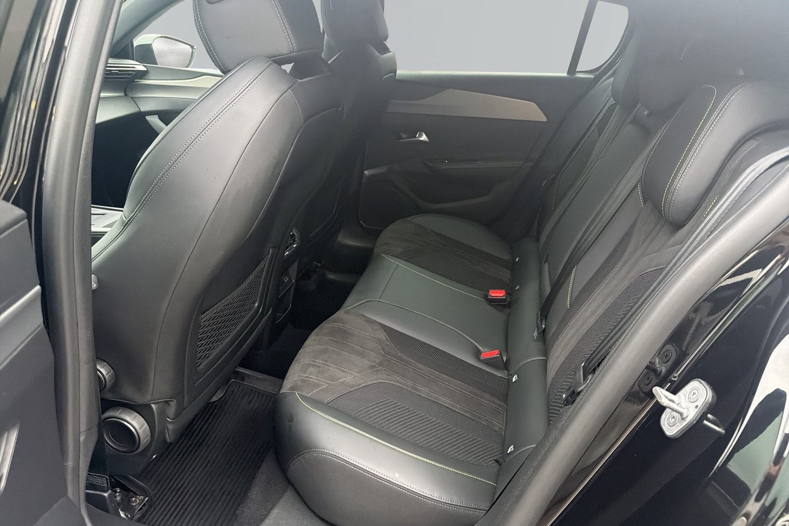 Peugeot 308 1.2 PureTech 130 GT Cockpit Kamera Navi Rattvärme 2023 - miniatyr 14