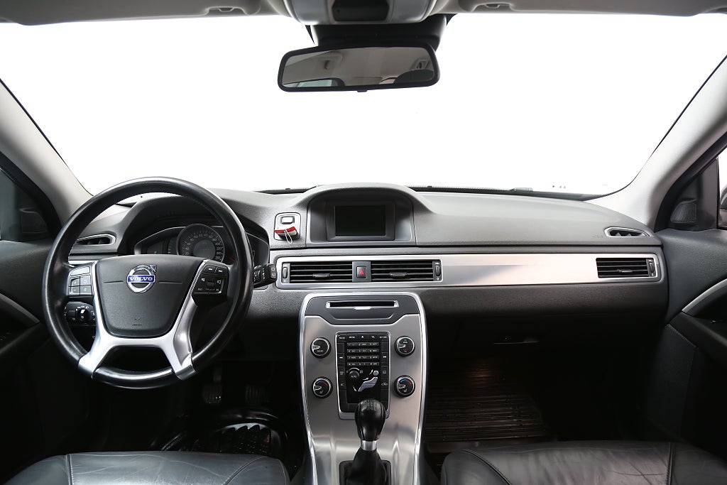 Volvo V70 II D2 S/S Momentum Nybesik Dragkrok 2014