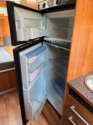 Husbil-halvintegrerad Dethleffs White Edition BM T 001 9 av 20