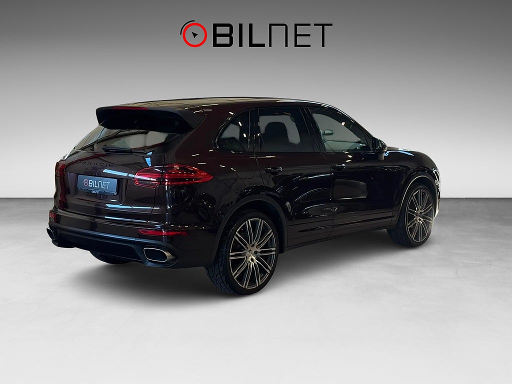 Porsche Cayenne V6 Diesel *3,99%* Värmare 22” Drag Navi BOSE 14-vägs