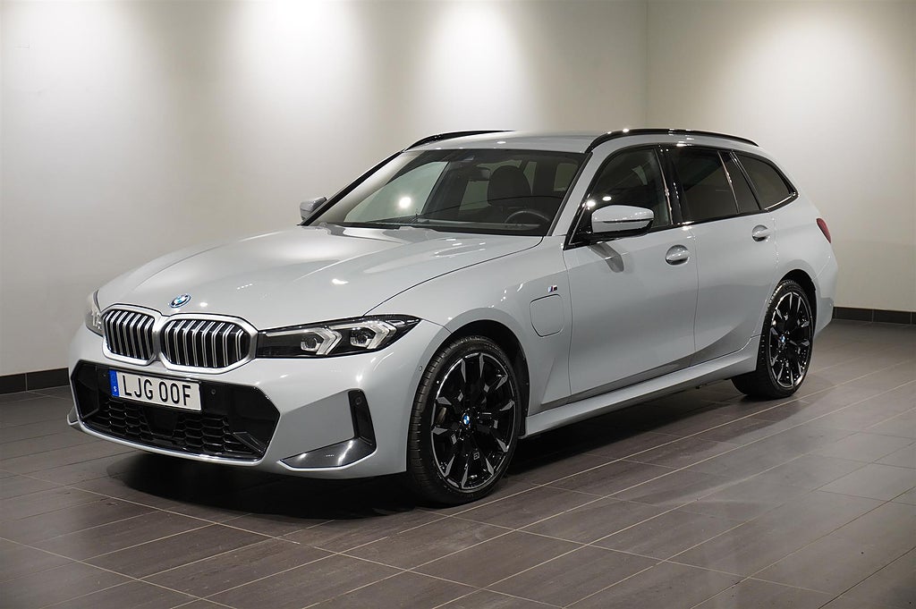 BMW 330e xDrive Touring M Sport Active Edt. Drag Fartpilot HiFi PA 19 |