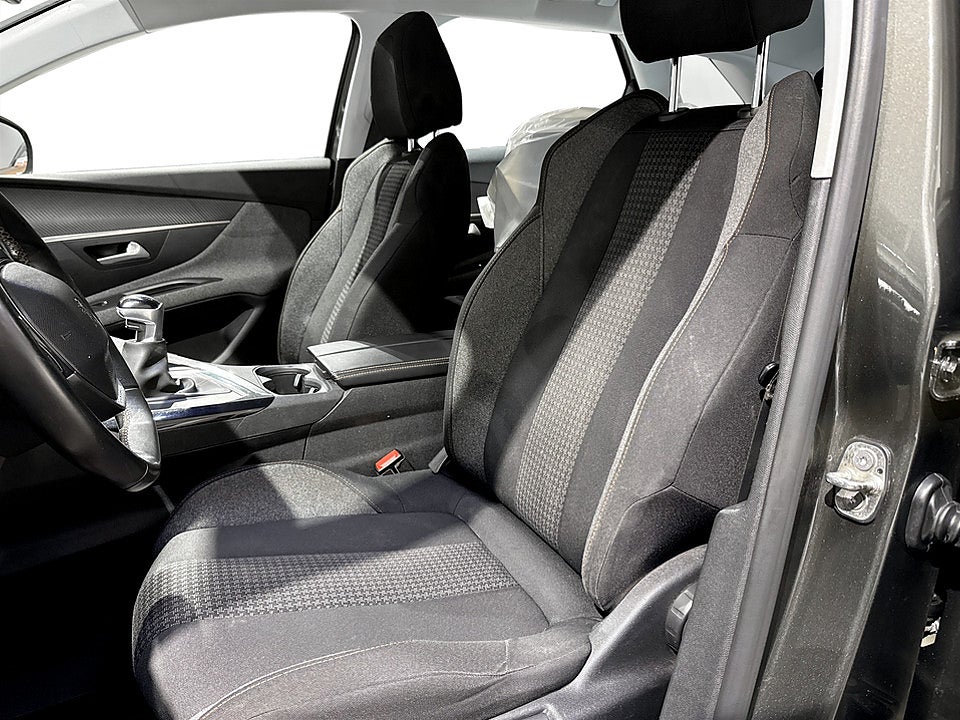 Bild på Peugeot 3008 Active 1.6 BHDi 120hk P-SENSORER DRAG