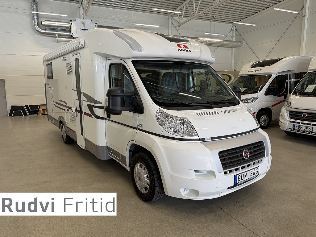 Adria Coral 670 SL *Långbäddar*Solcell*