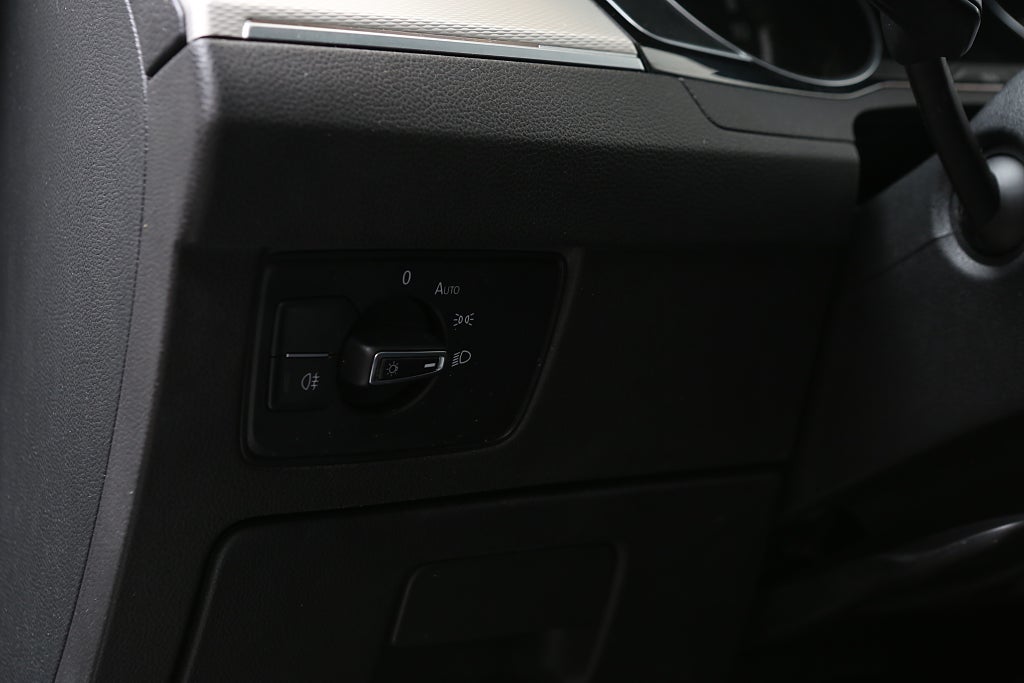 Volkswagen Passat GTE 1,4 TSI 218hk Plug-in DSG Variant Drag 2017